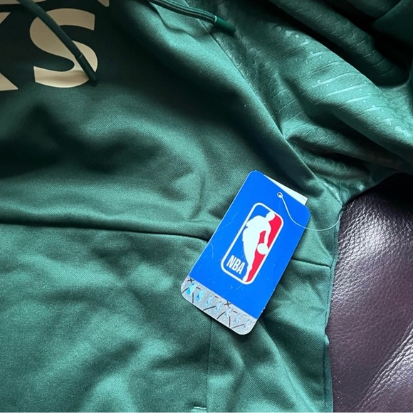 Milwaukee Bucks Long Sleeve Hoodie | NBA - Picture 3 of 4